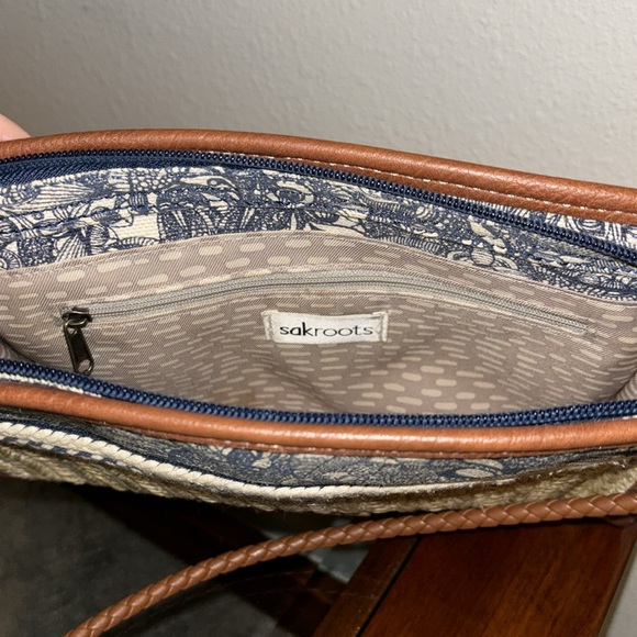 Sakroots straw crossbody - Picture 3 of 4